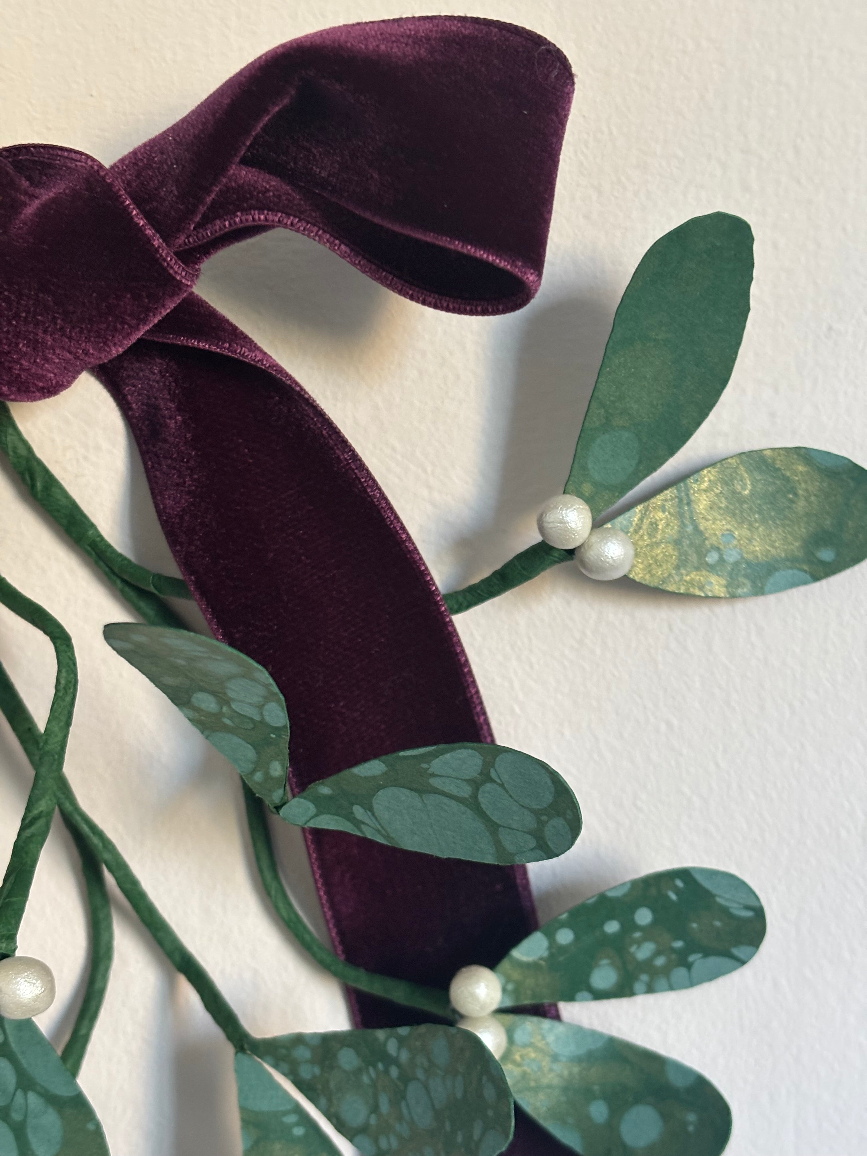 Paper Mistletoe (1201) hh