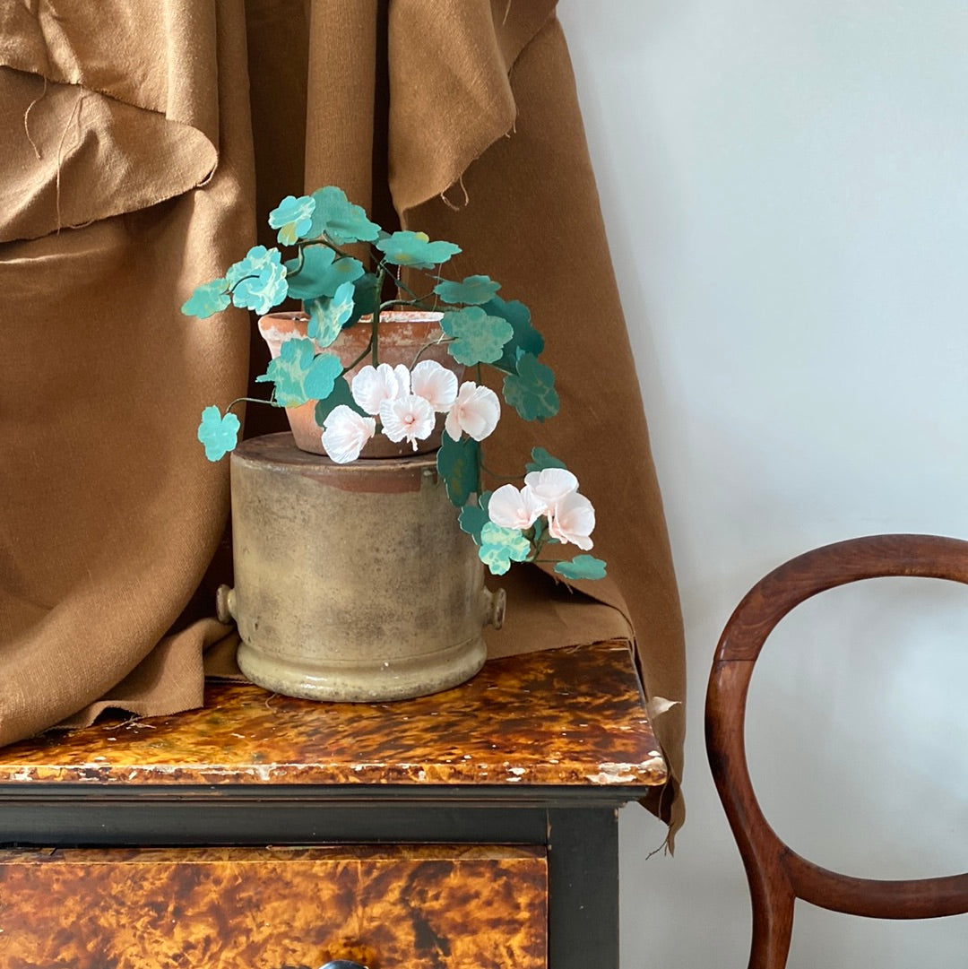 Paper tailing Geranium