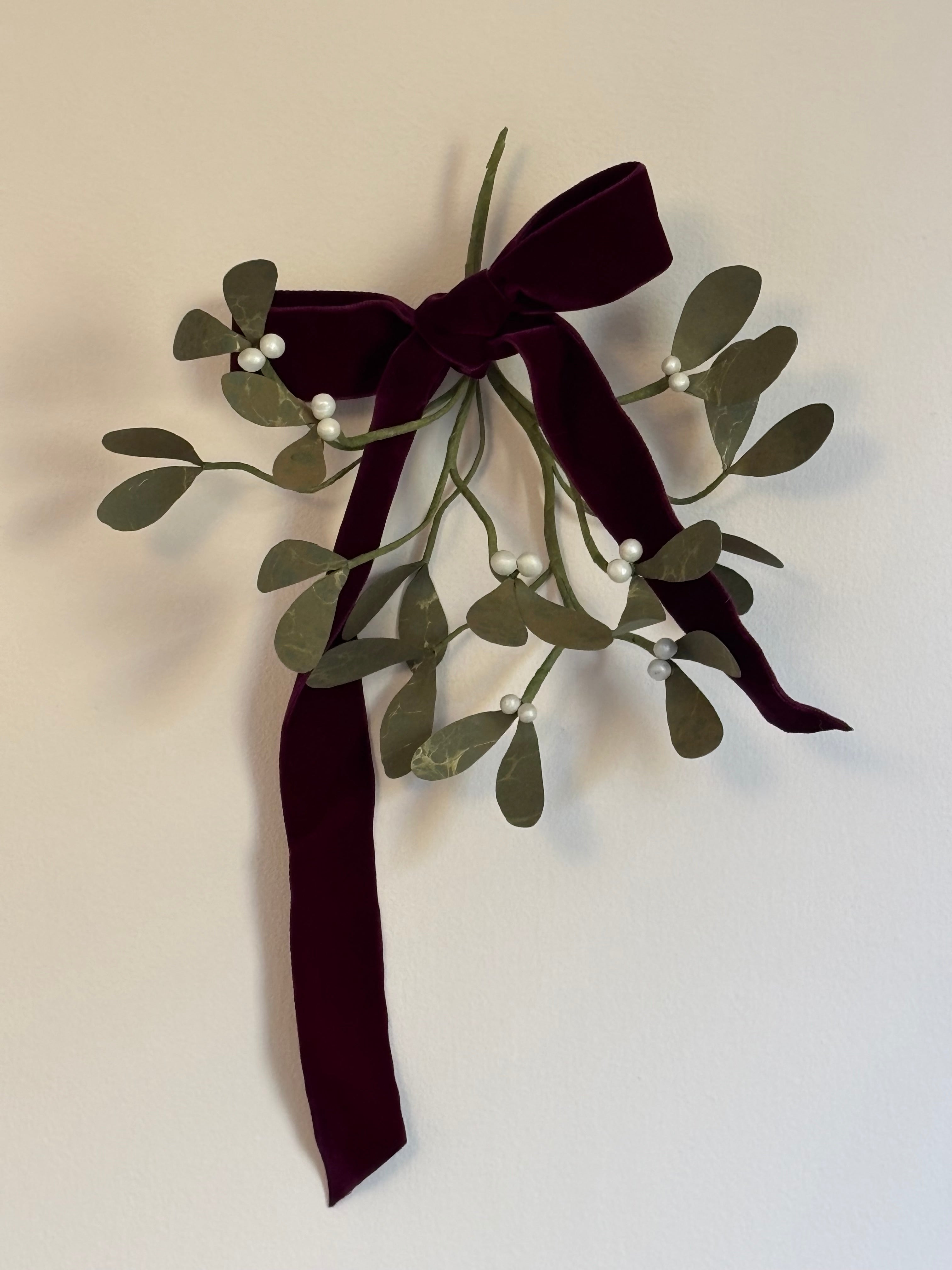 Paper Mistletoe (2504)