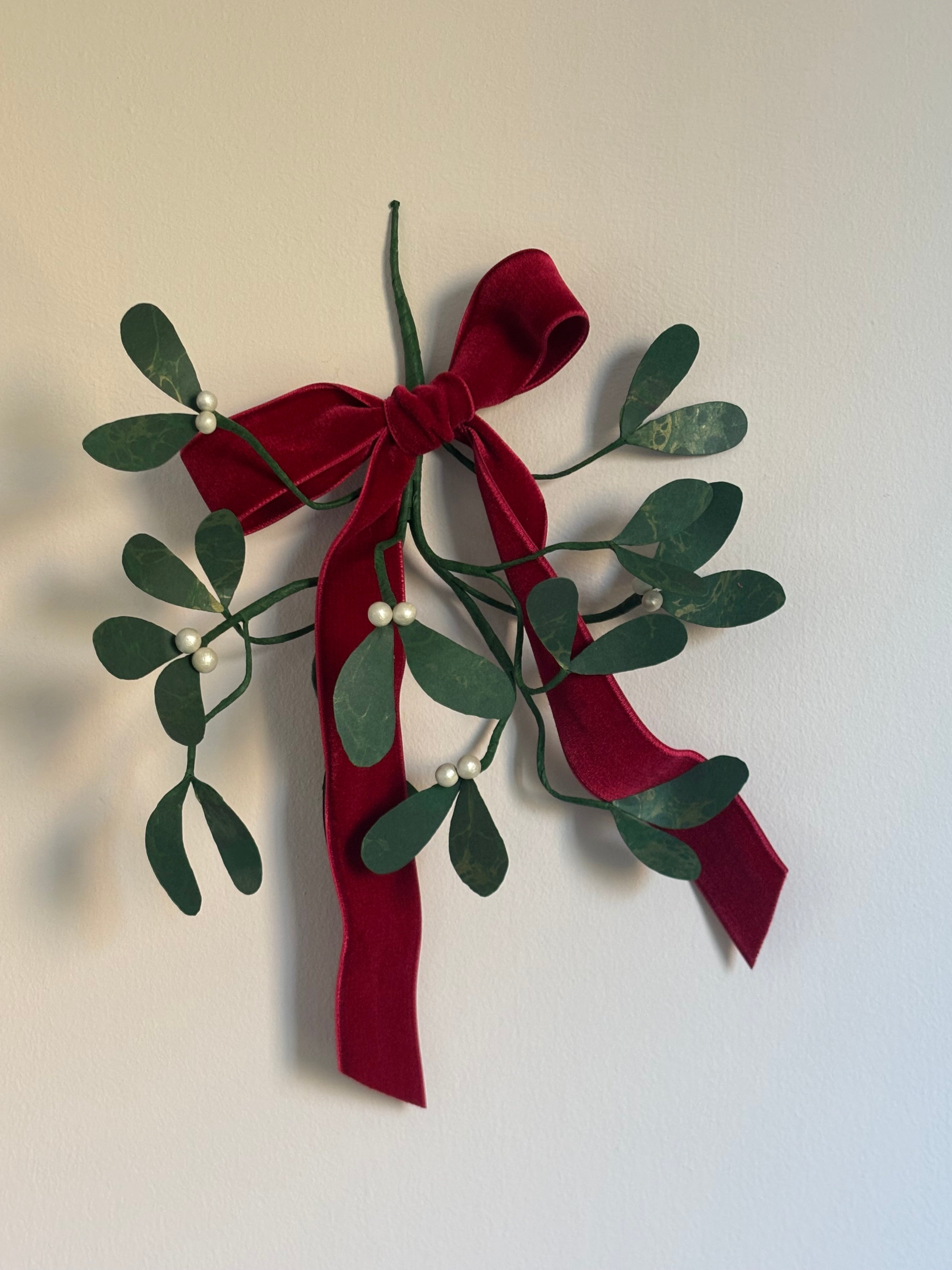 Paper Mistletoe (1202) hh