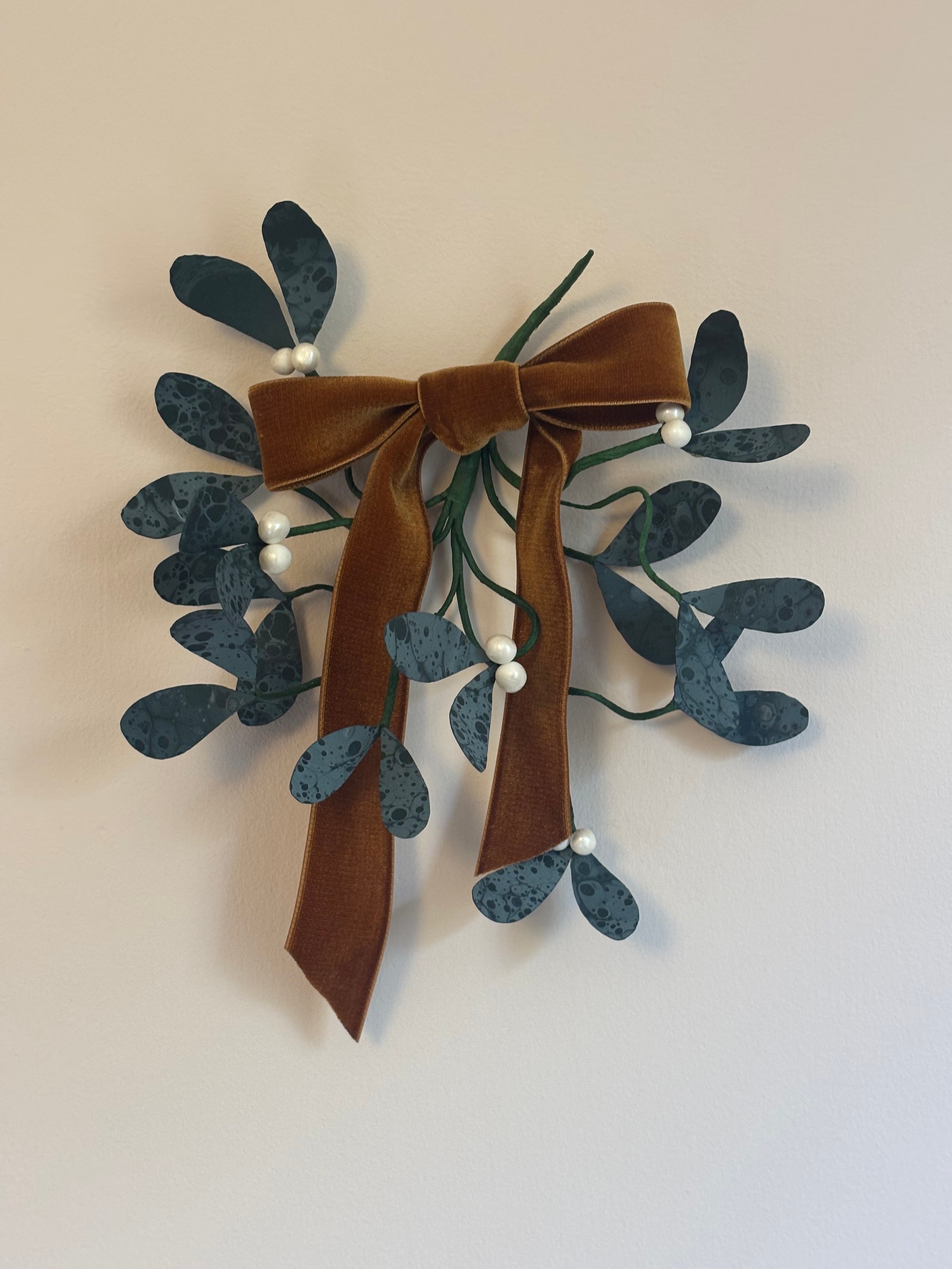 Paper Mistletoe (2509)