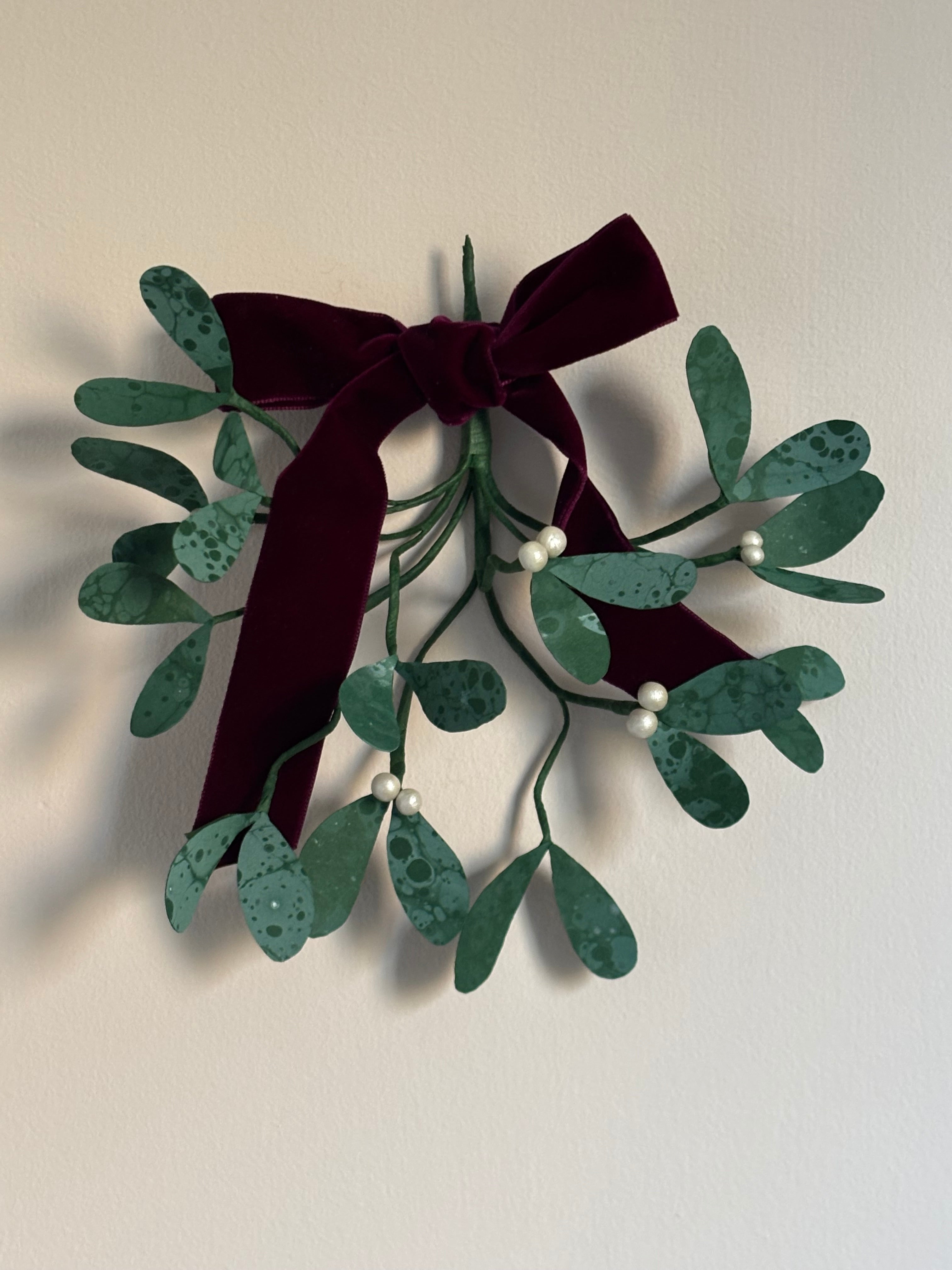 Paper Mistletoe (1203)
