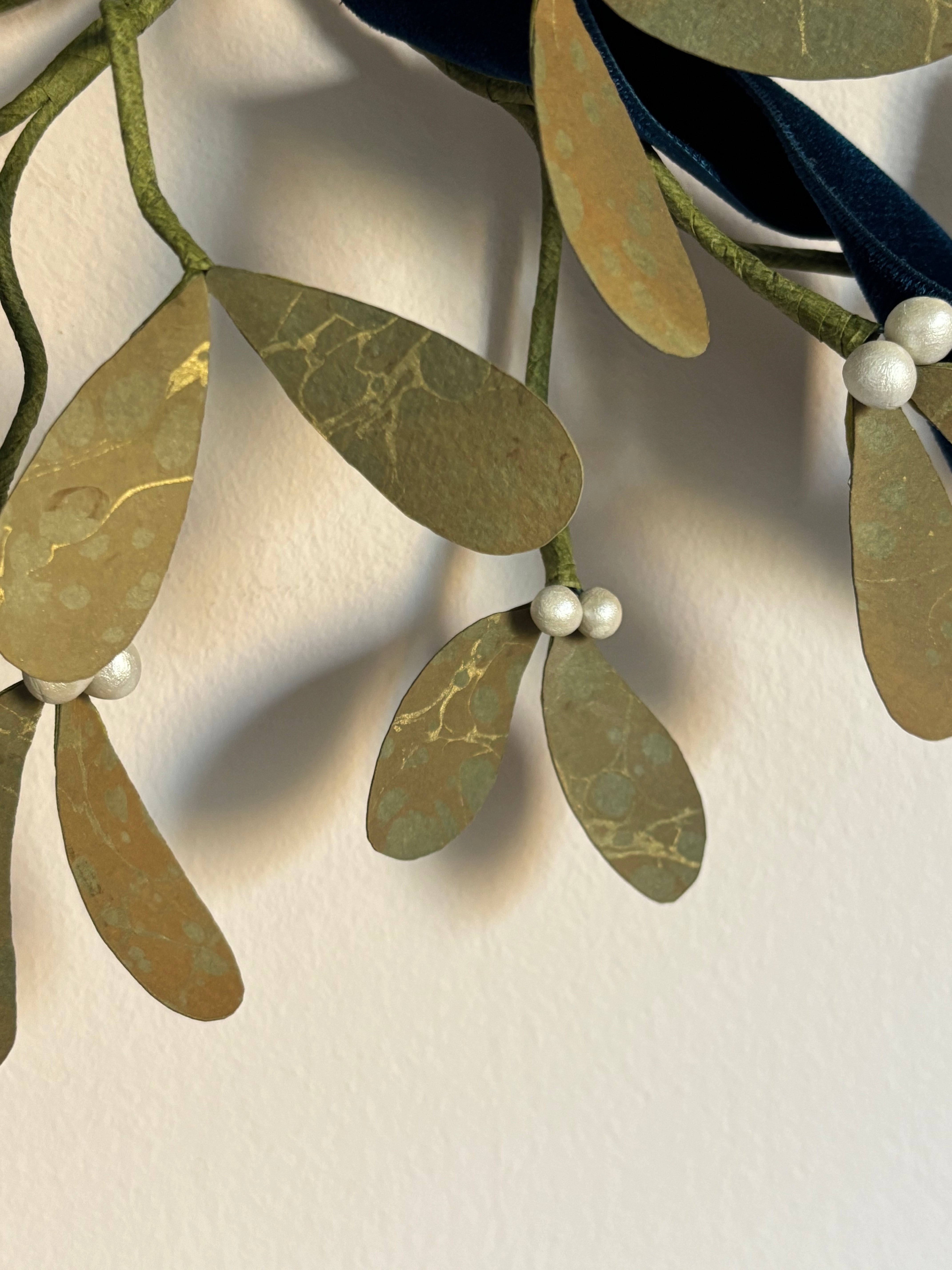 Paper Mistletoe (1204)