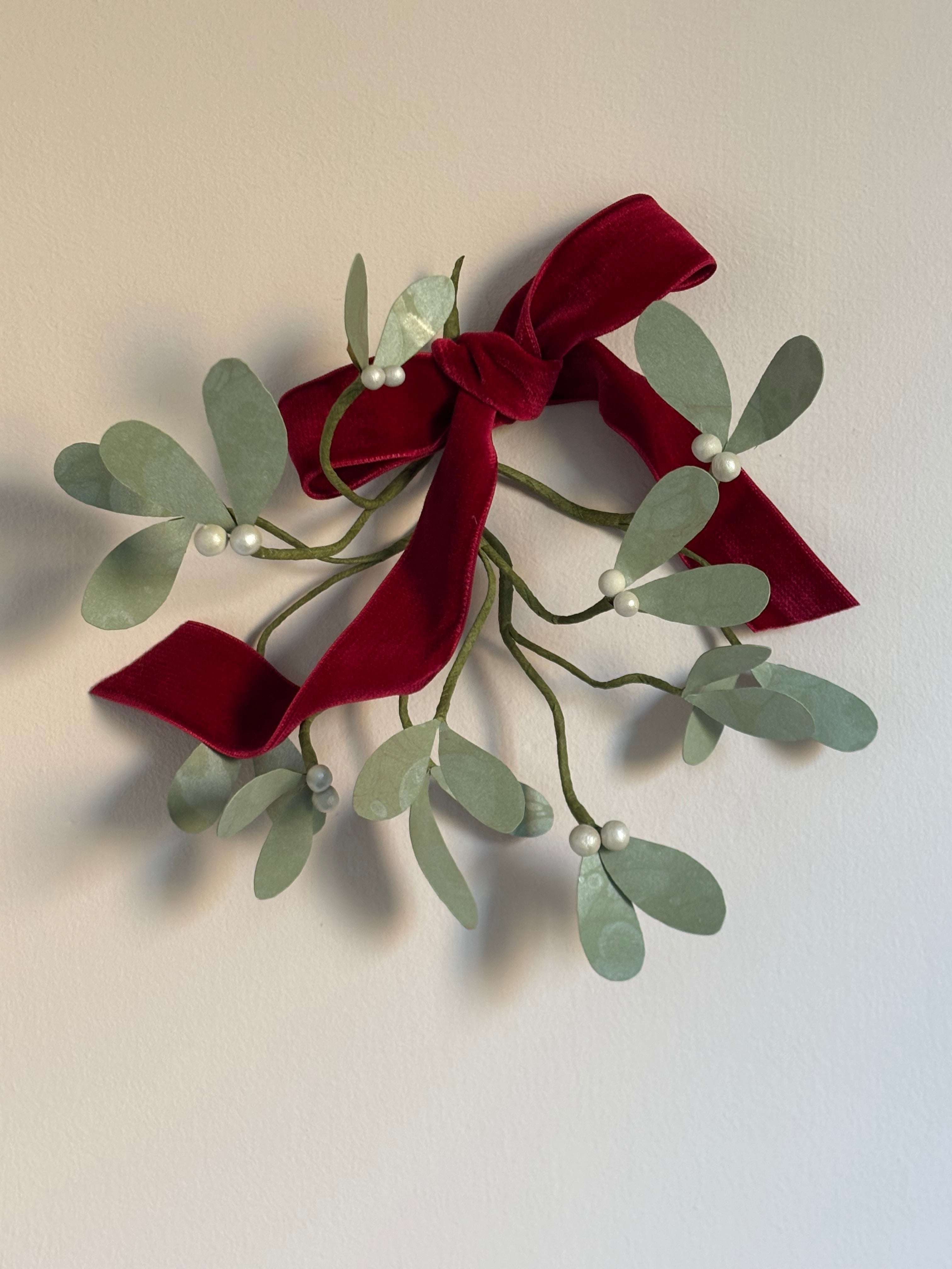 Paper Mistletoe (1206)