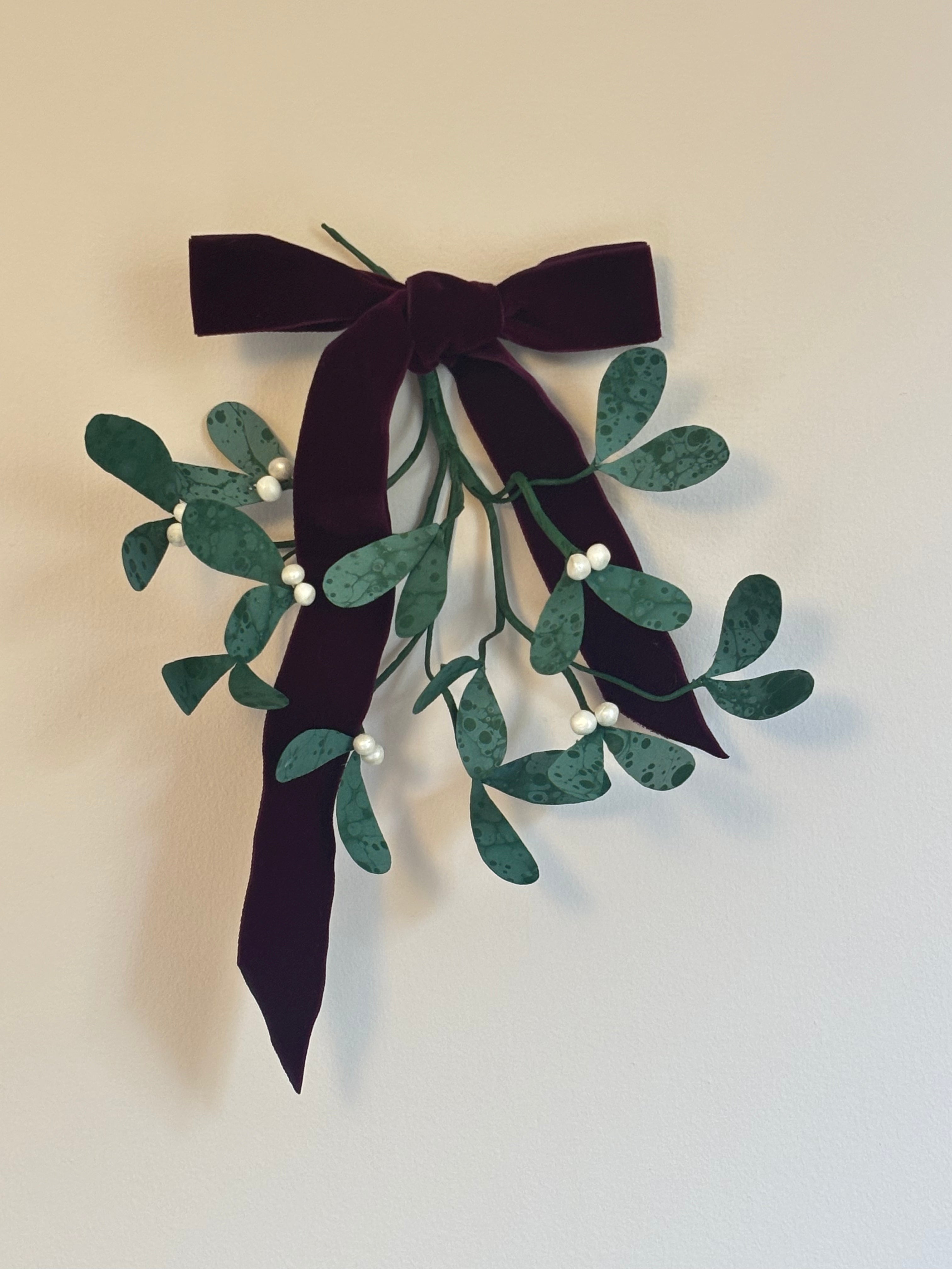 Paper Mistletoe (2510)