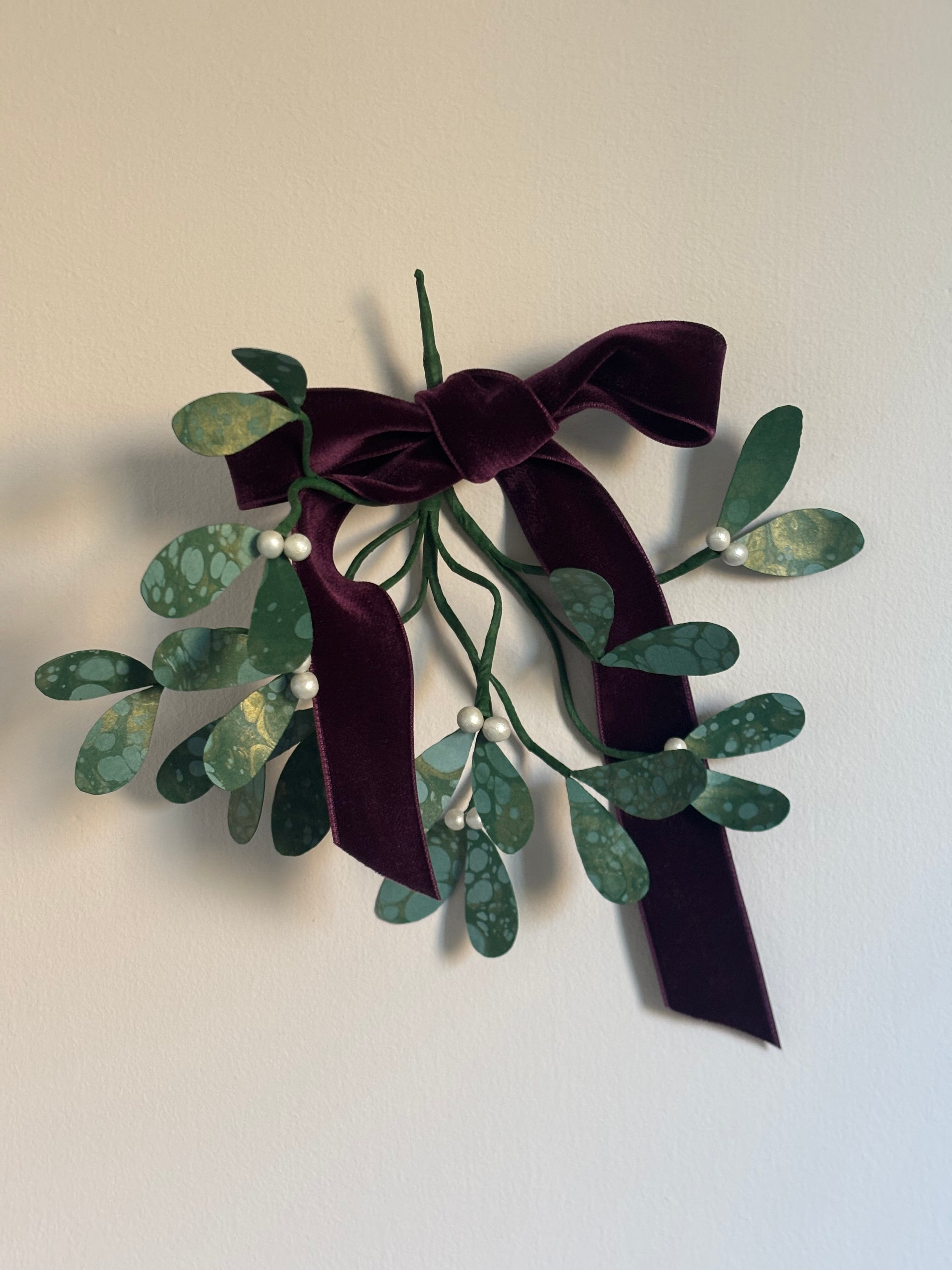 Paper Mistletoe (1201) hh