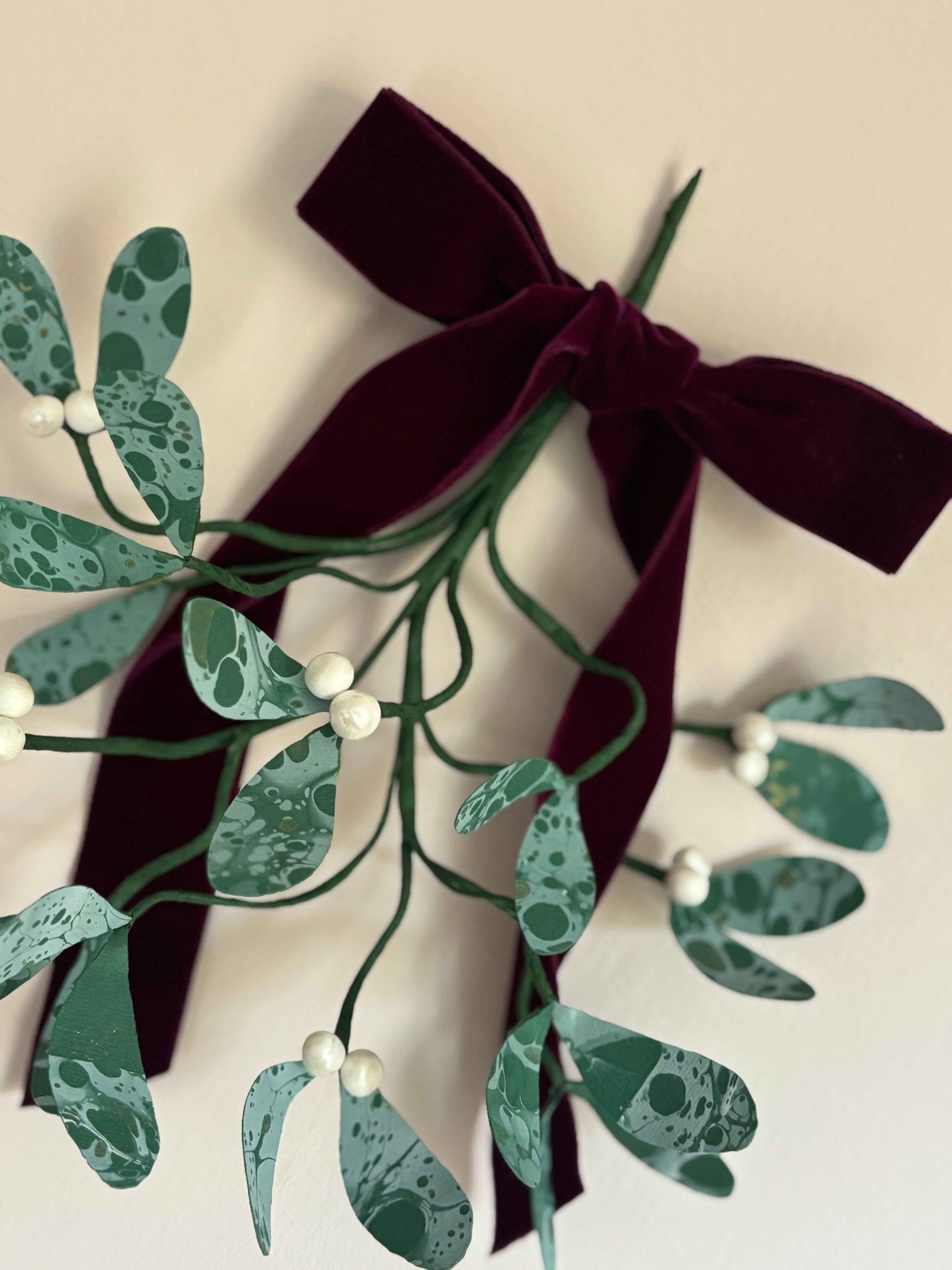Paper Mistletoe (2501)