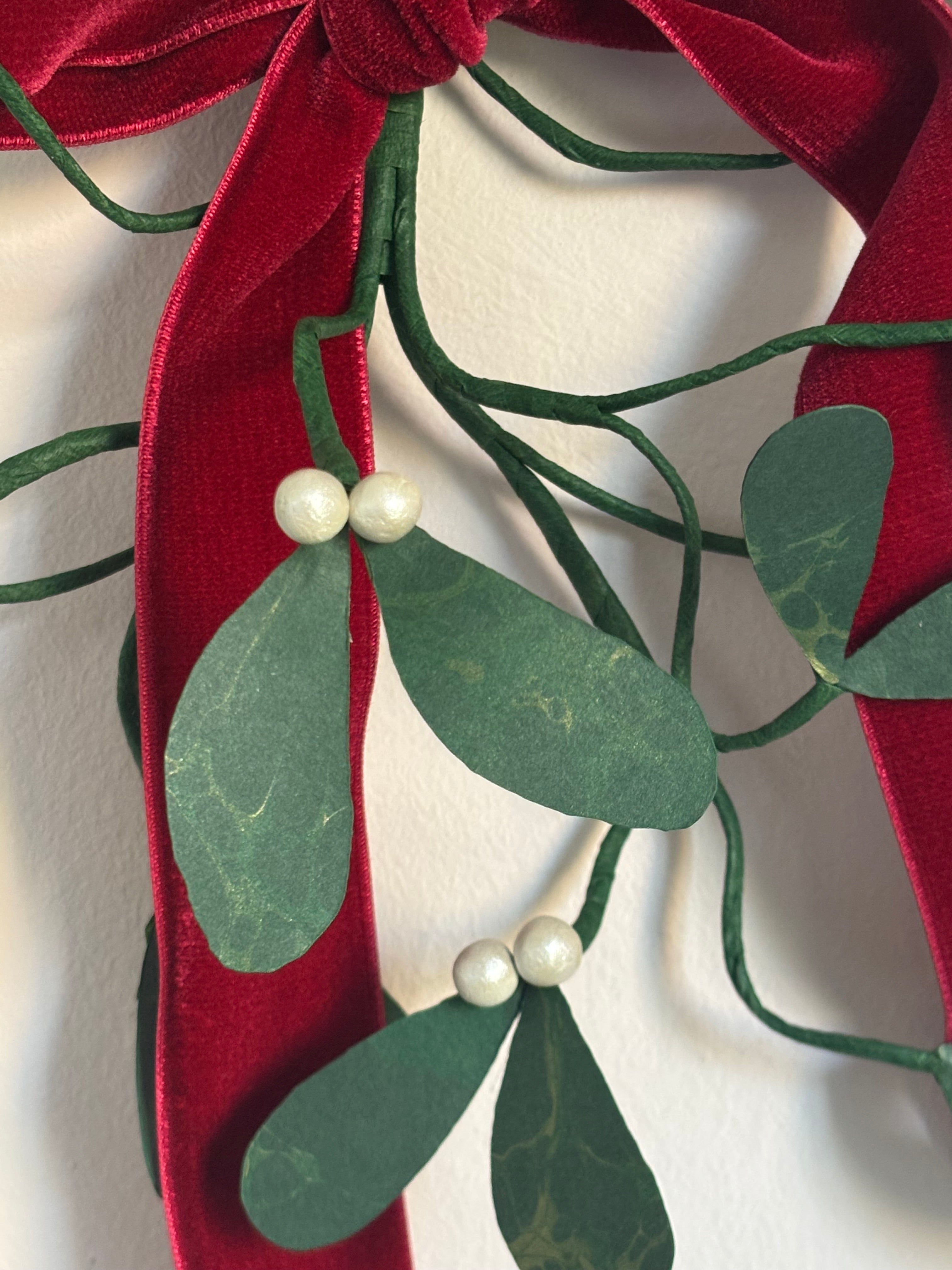 Paper Mistletoe (1202) hh