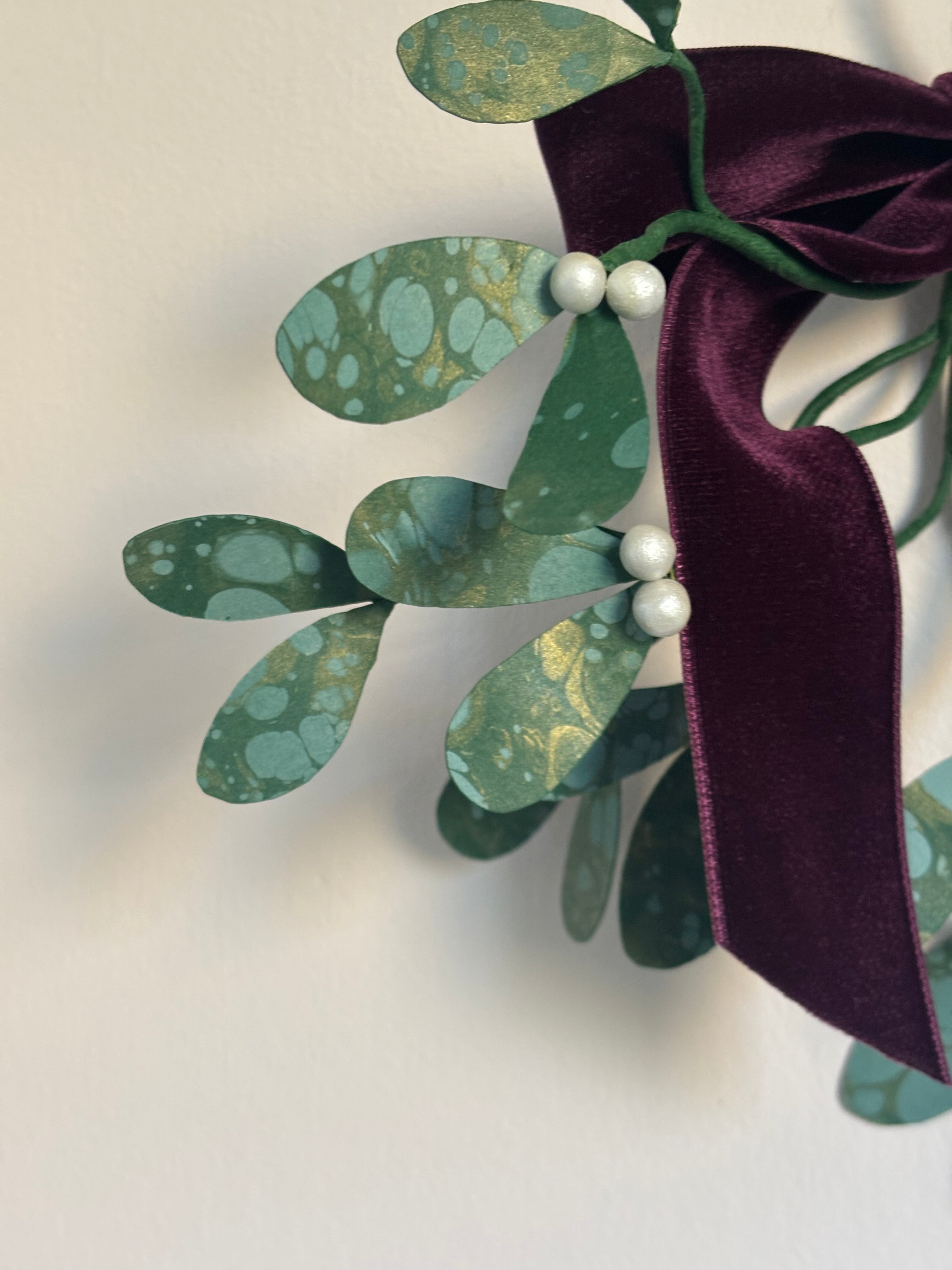 Paper Mistletoe (1201) hh