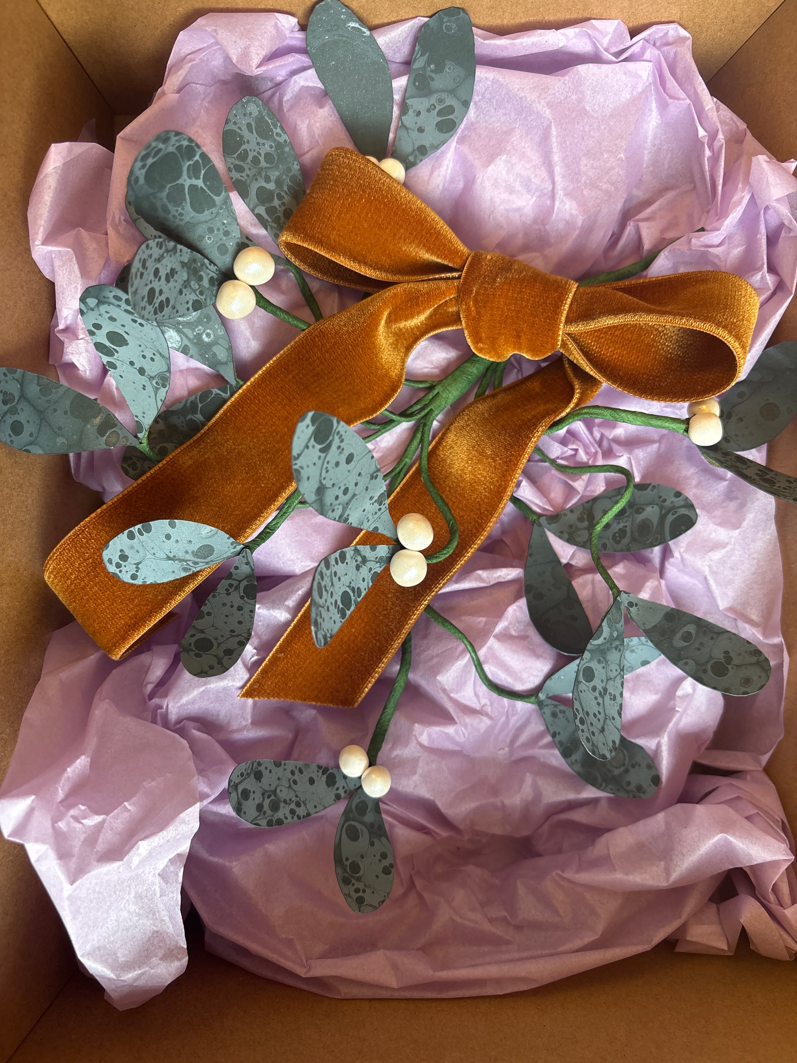 Paper Mistletoe (2509)