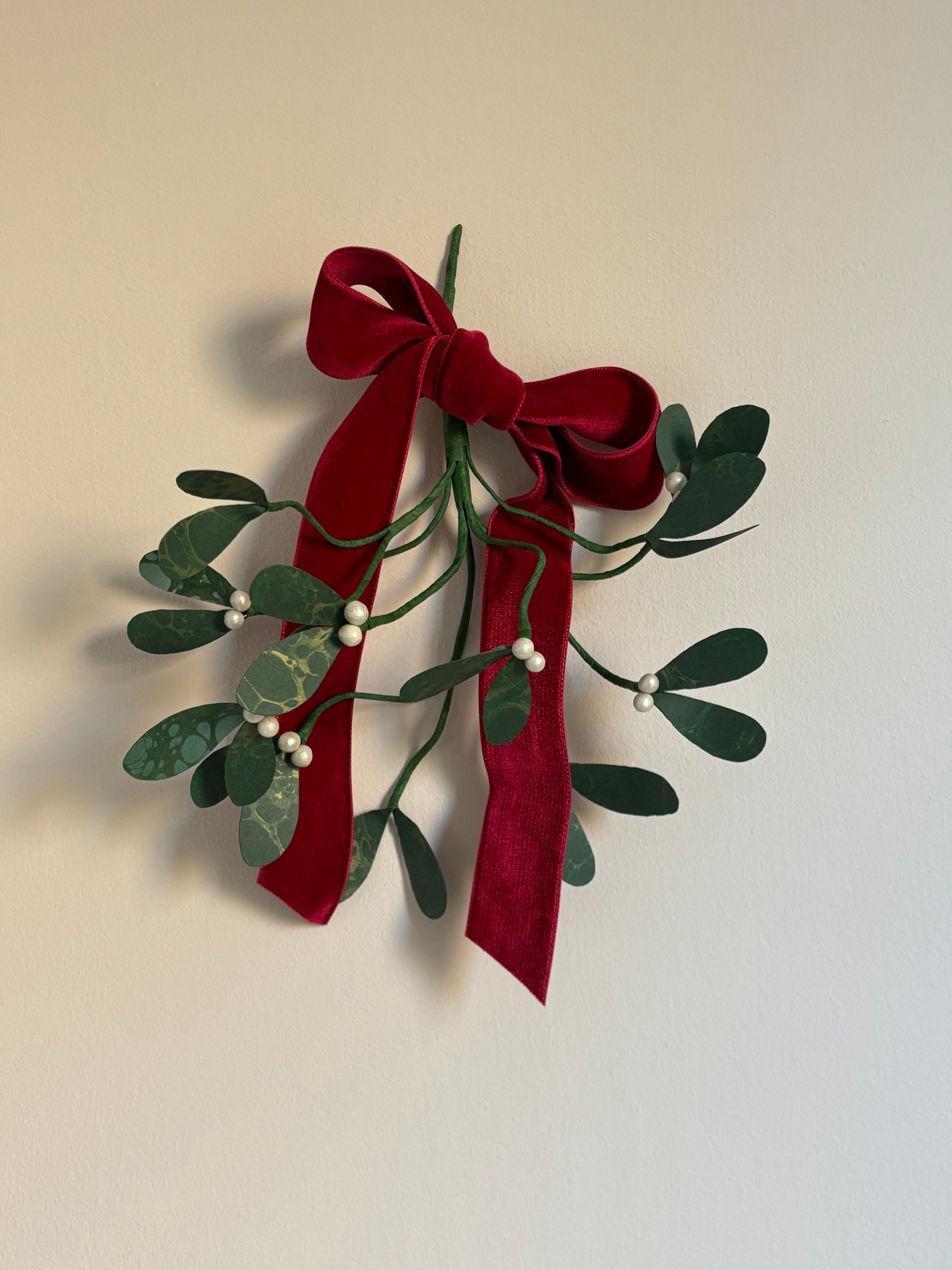 Paper Mistletoe (1210) hh