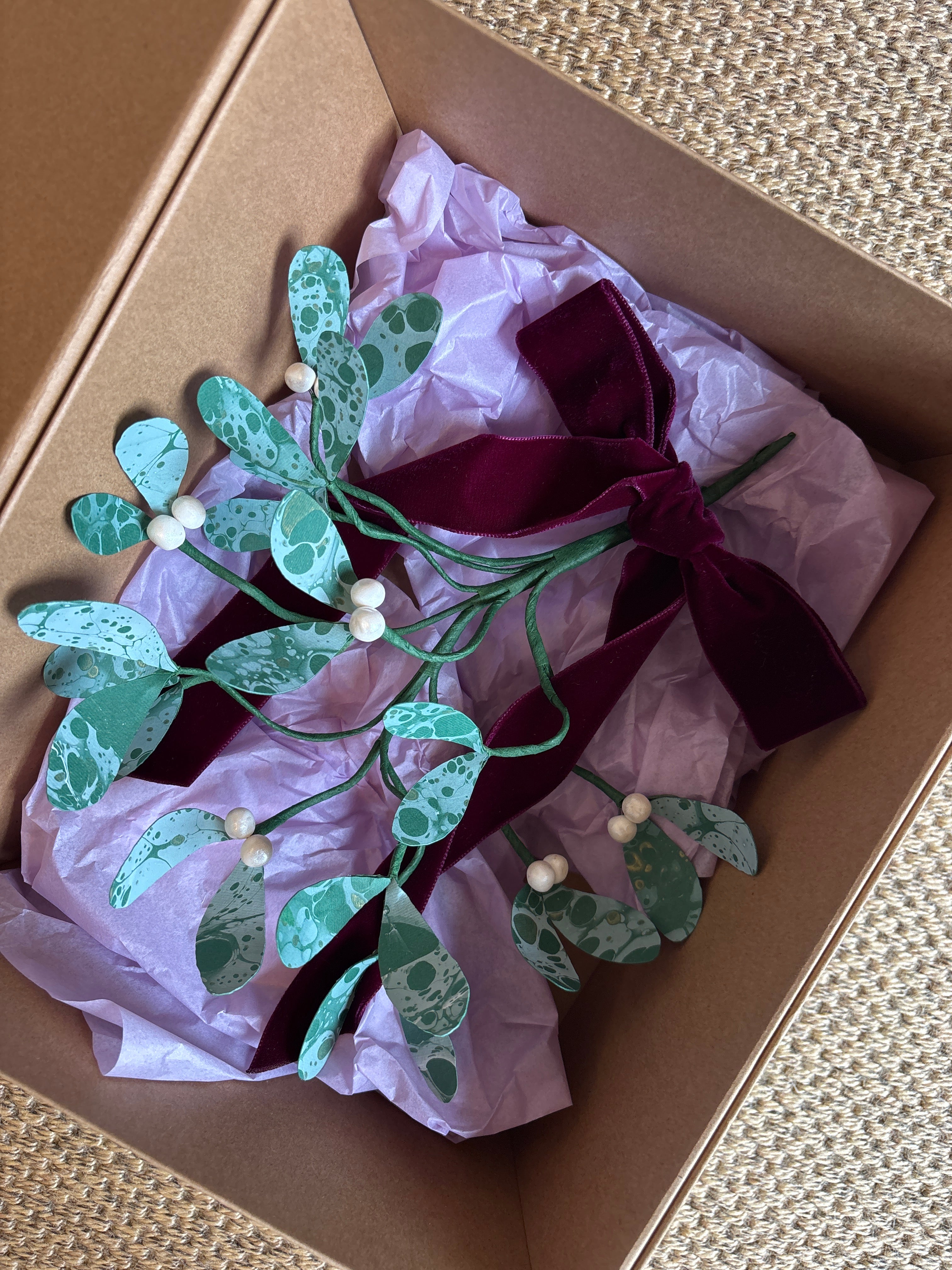 Paper Mistletoe (2501)