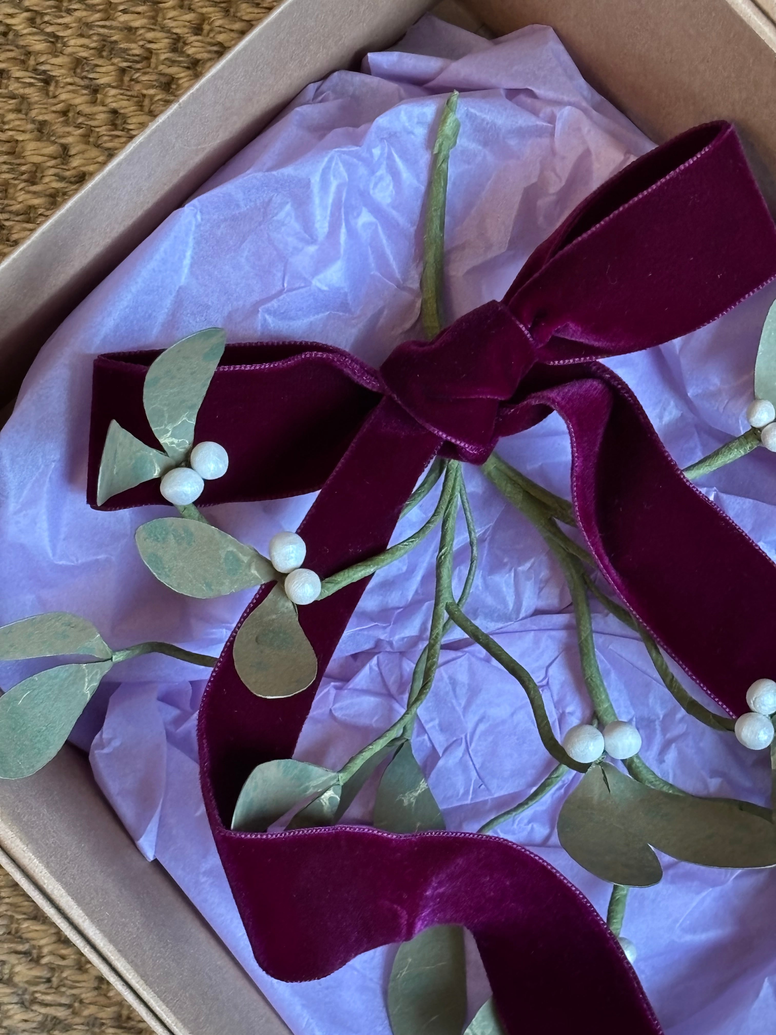 Paper Mistletoe (2504)