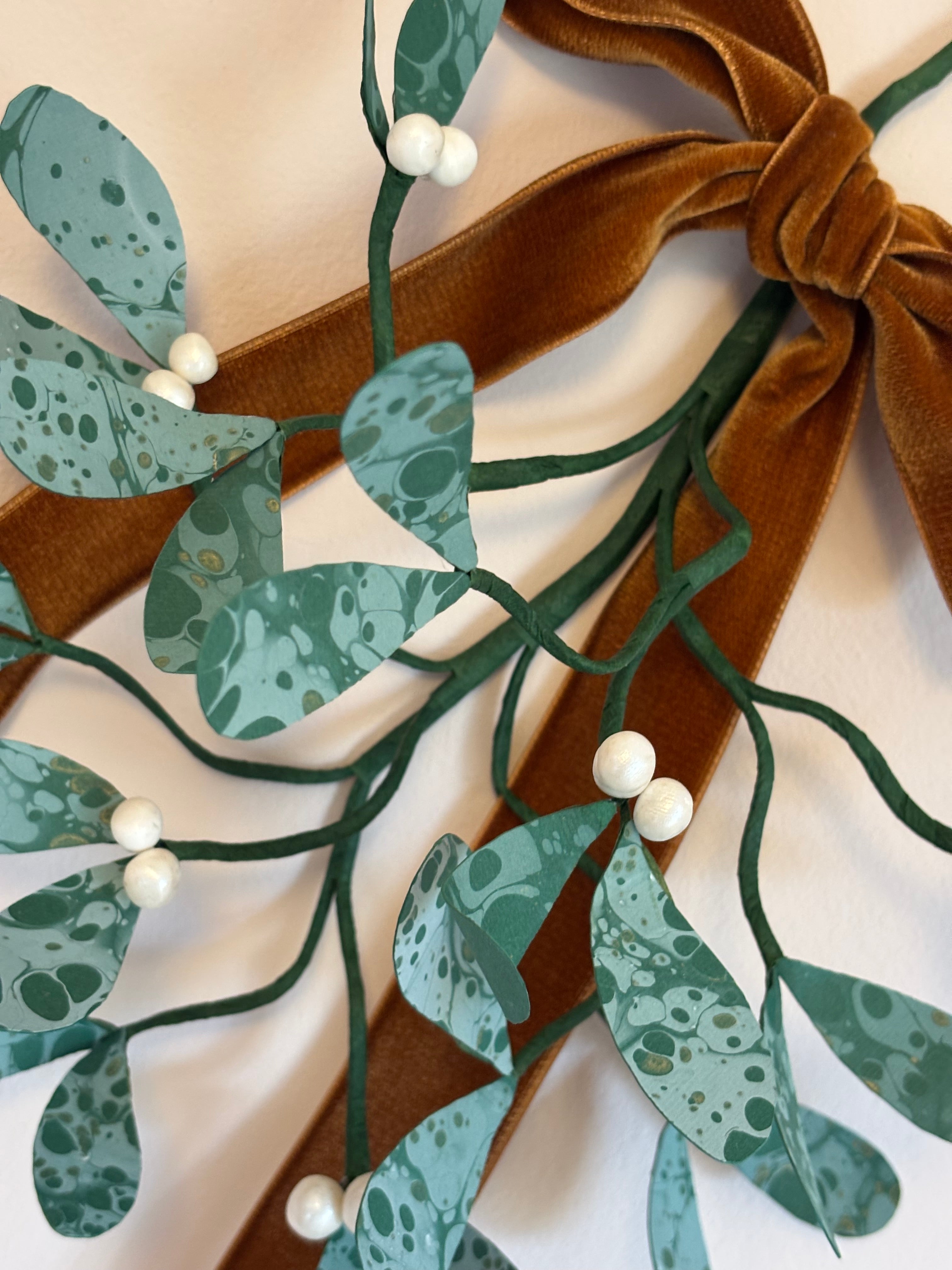 Paper Mistletoe (2502)