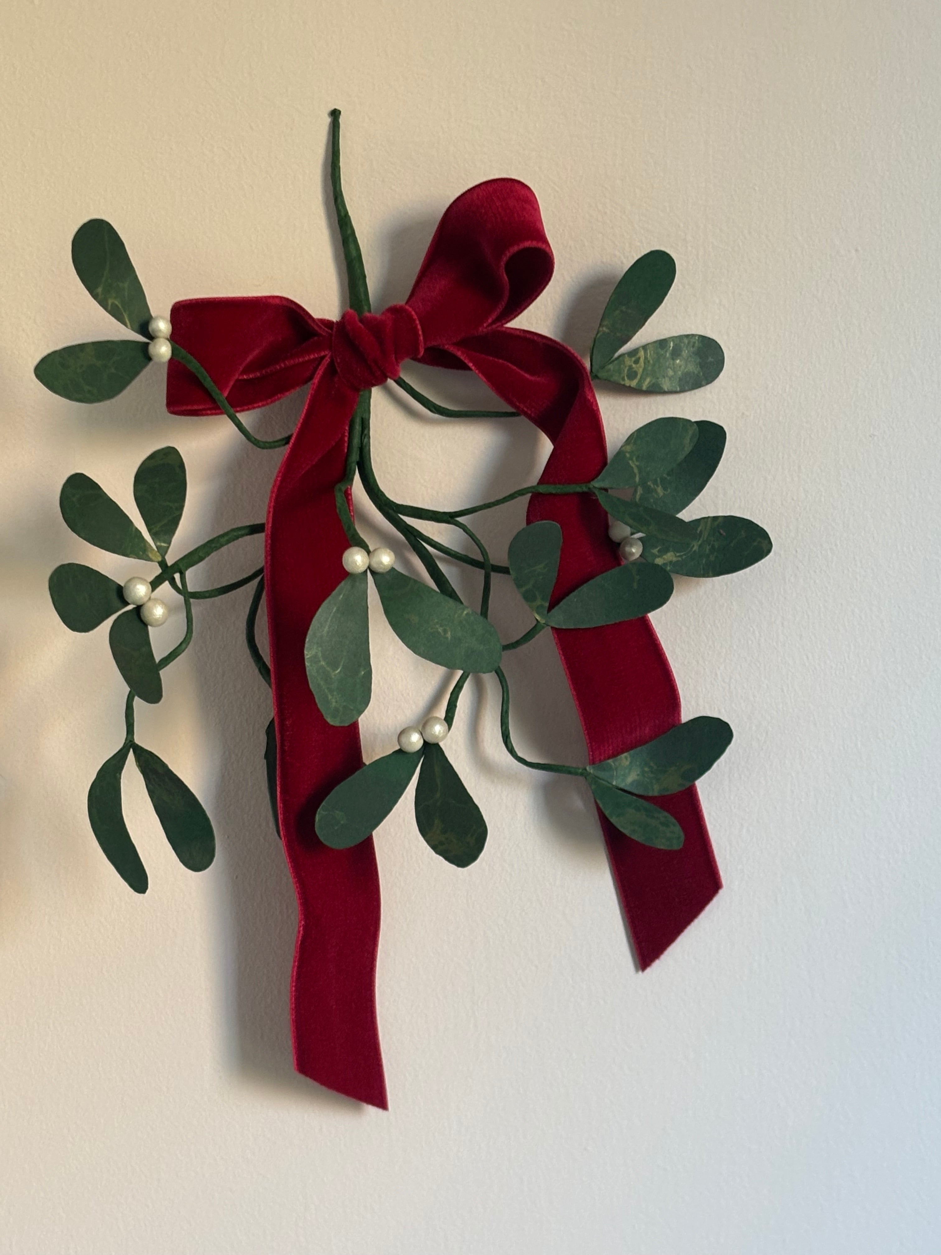 Paper Mistletoe (1202) hh