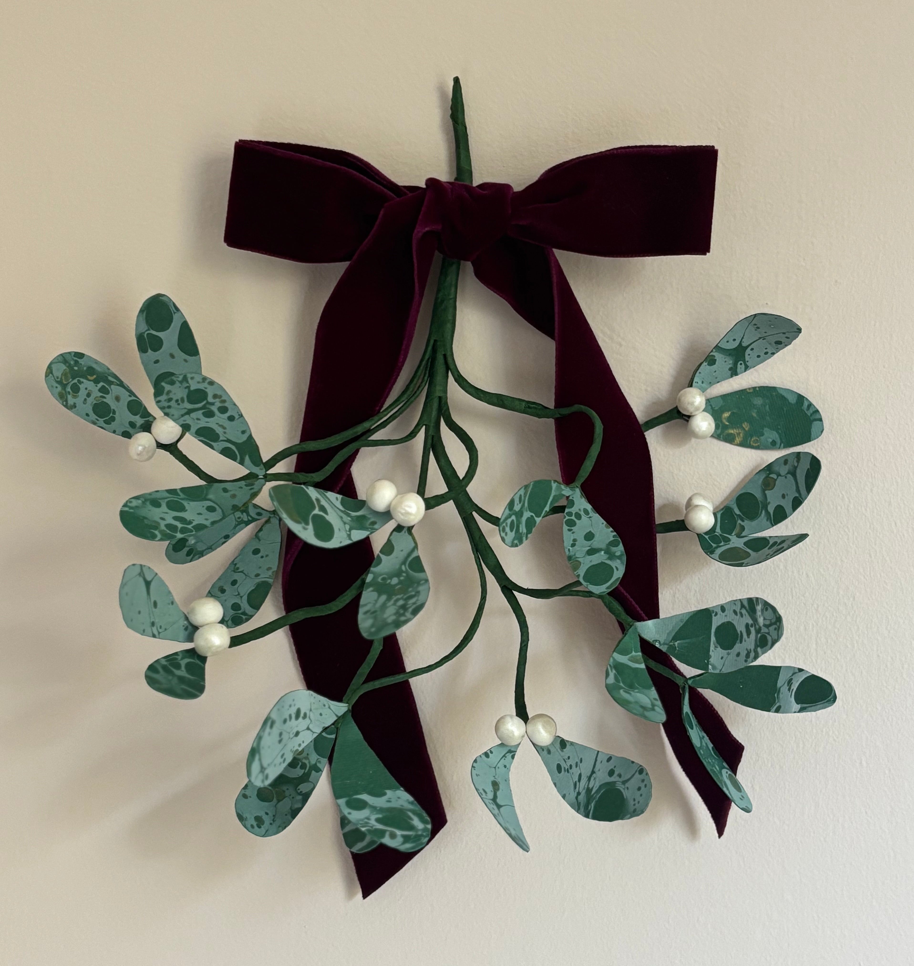 Paper Mistletoe (2501)