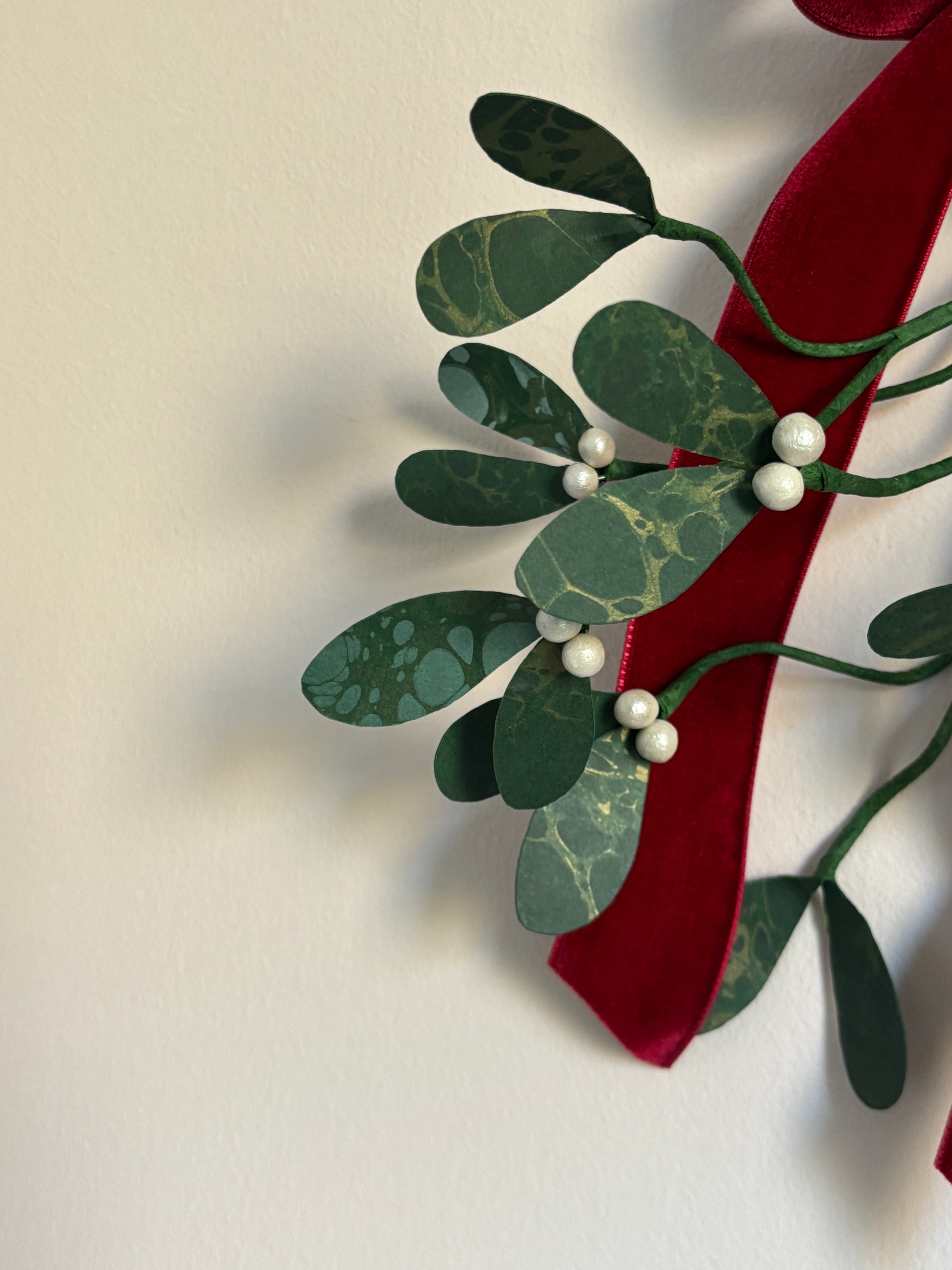 Paper Mistletoe (1210) hh