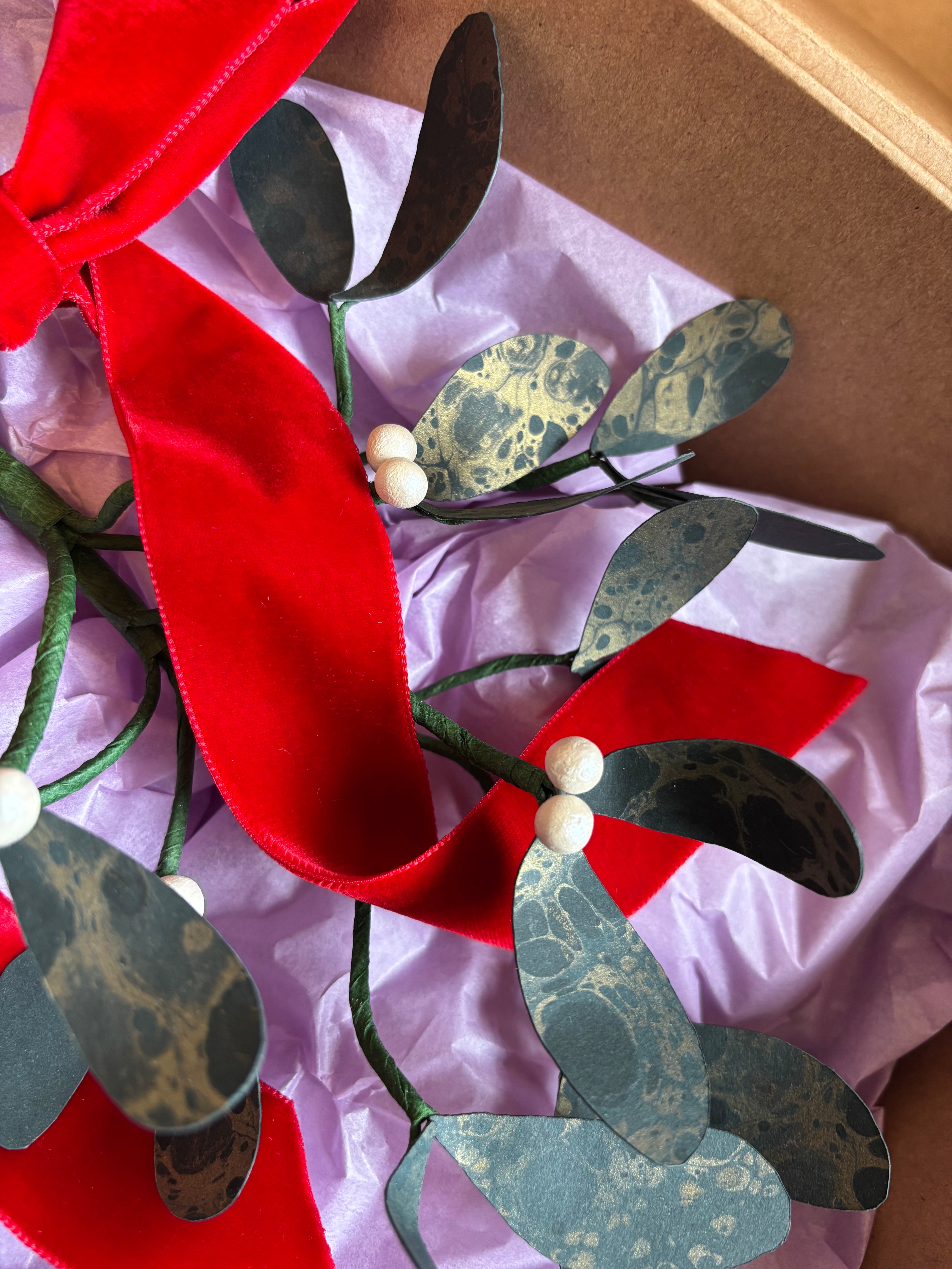 Paper Mistletoe (2505)