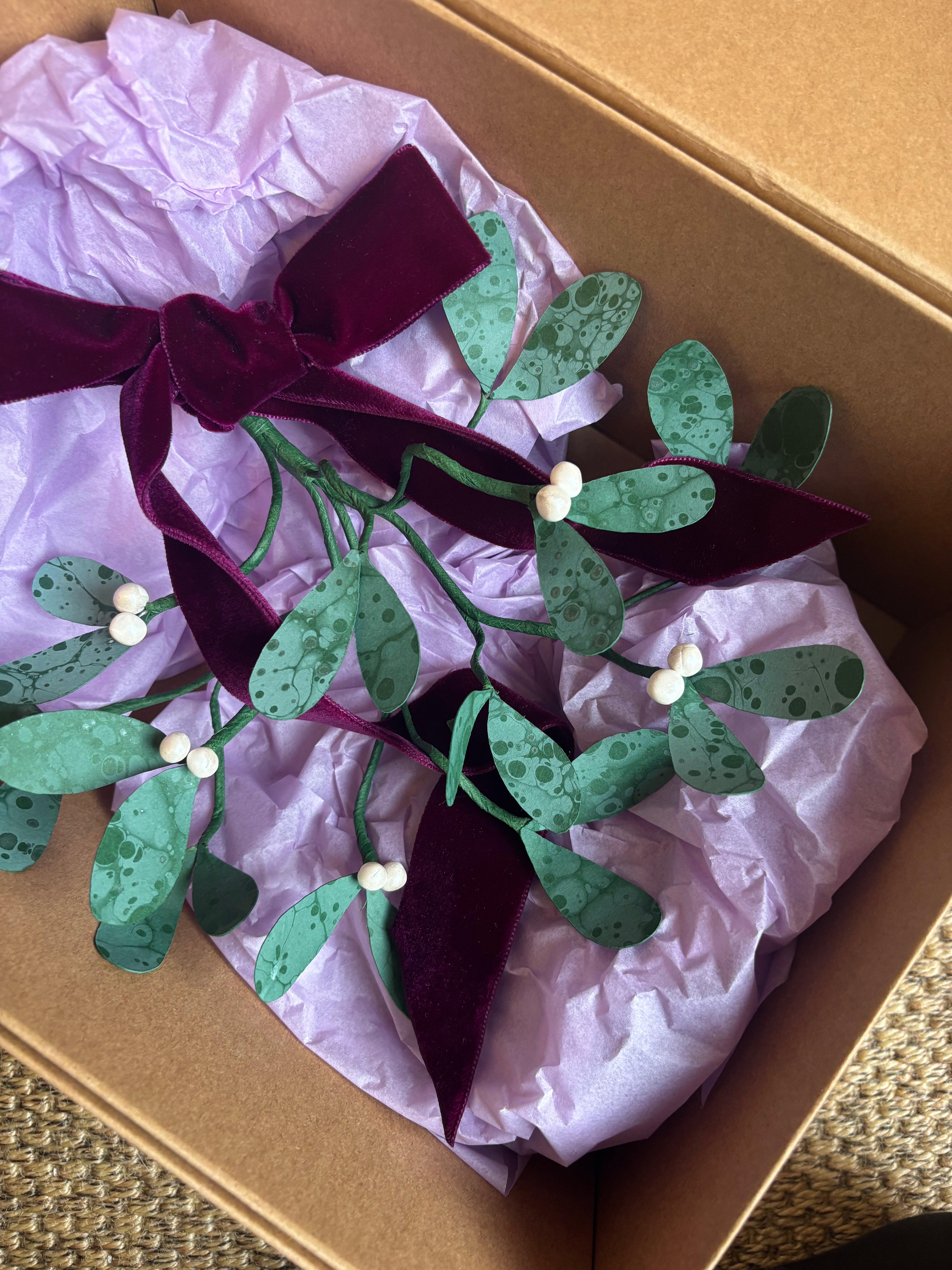 Paper Mistletoe (2510)